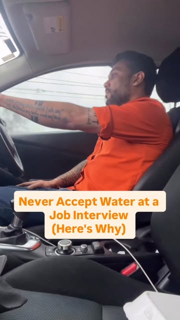 #Interview Reel by @jose_seph88 - They offer you water.
Most people think it's just politeness.
It's not.
For experienced recruiters, it's observation.
The moment you take the glass
