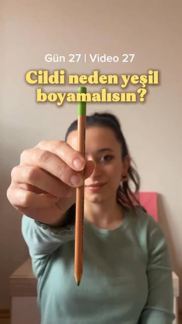 #çizimler Reel by @hande.artlog - Mükemmel olmayan çizimler serisi
Gün 27/30
Ciltte derinlik sağlamak için direkt ten rengi yerine önce yeşil uygula , farkı göreceksin✨
Sen de deneme