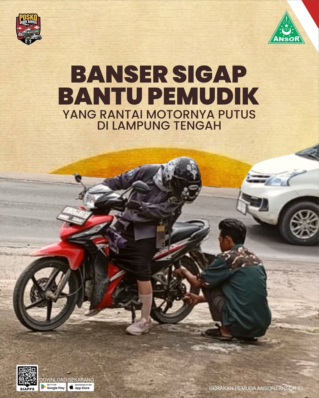 Posko Mudik Banser yang tersebar di jalur mudik seluruh Indonesia terus memberikan pelayanan maksimal bagi pemudik. Di Posko Mudik Banser Lampung Tengah, kader Banser membantu memperbaiki kendaraan p