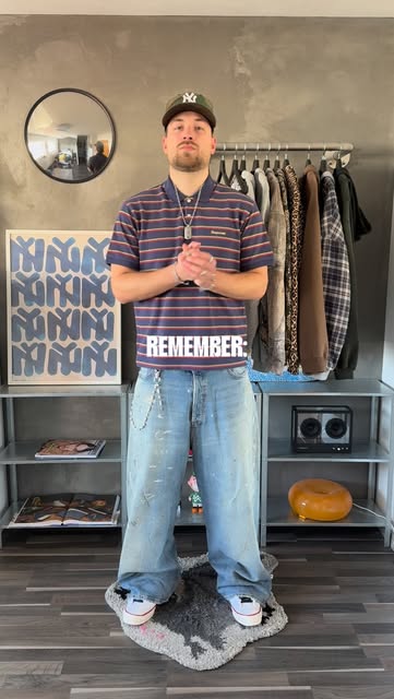 #Streetstyle Reel by @david.kxm - listen & repeat
#streetwear #streetstyle #outfitinspiration
cr: @kellyydoan