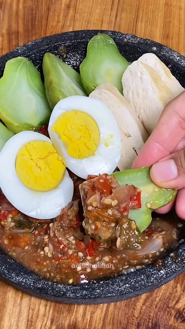 alhamdulillah sambel terasi😭🤣 #sambal #sambalterasi #lalapan