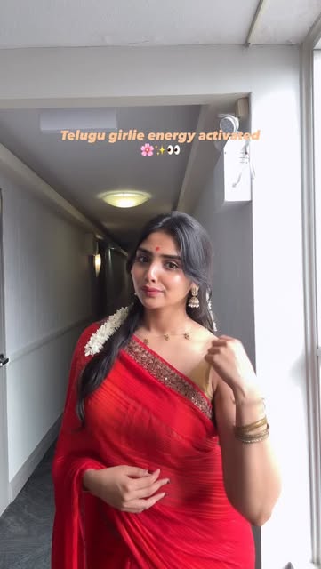 #Telugu Influencers Female Reel by @chaturni_srinivas - Telugu baddies are not for the weak😌
#insta #explore #reels #instagram #réel