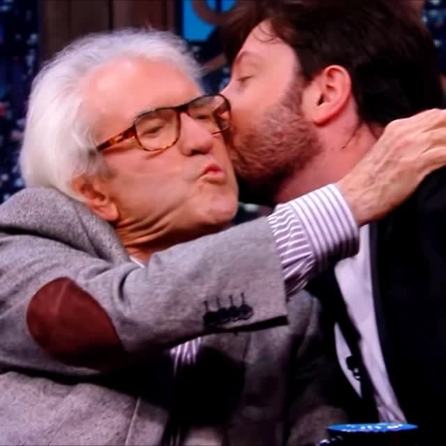 ANTES DE VER O VΓDEO, LEIA A LEGENDA: Fiquei muito chateado ao acordar com a notΓcia da morte de Juca de Oliveira. Tenho um carinho enorme por ele. β’ Quando fui condenado Γ prisΓ£o, vi amigos e colegas