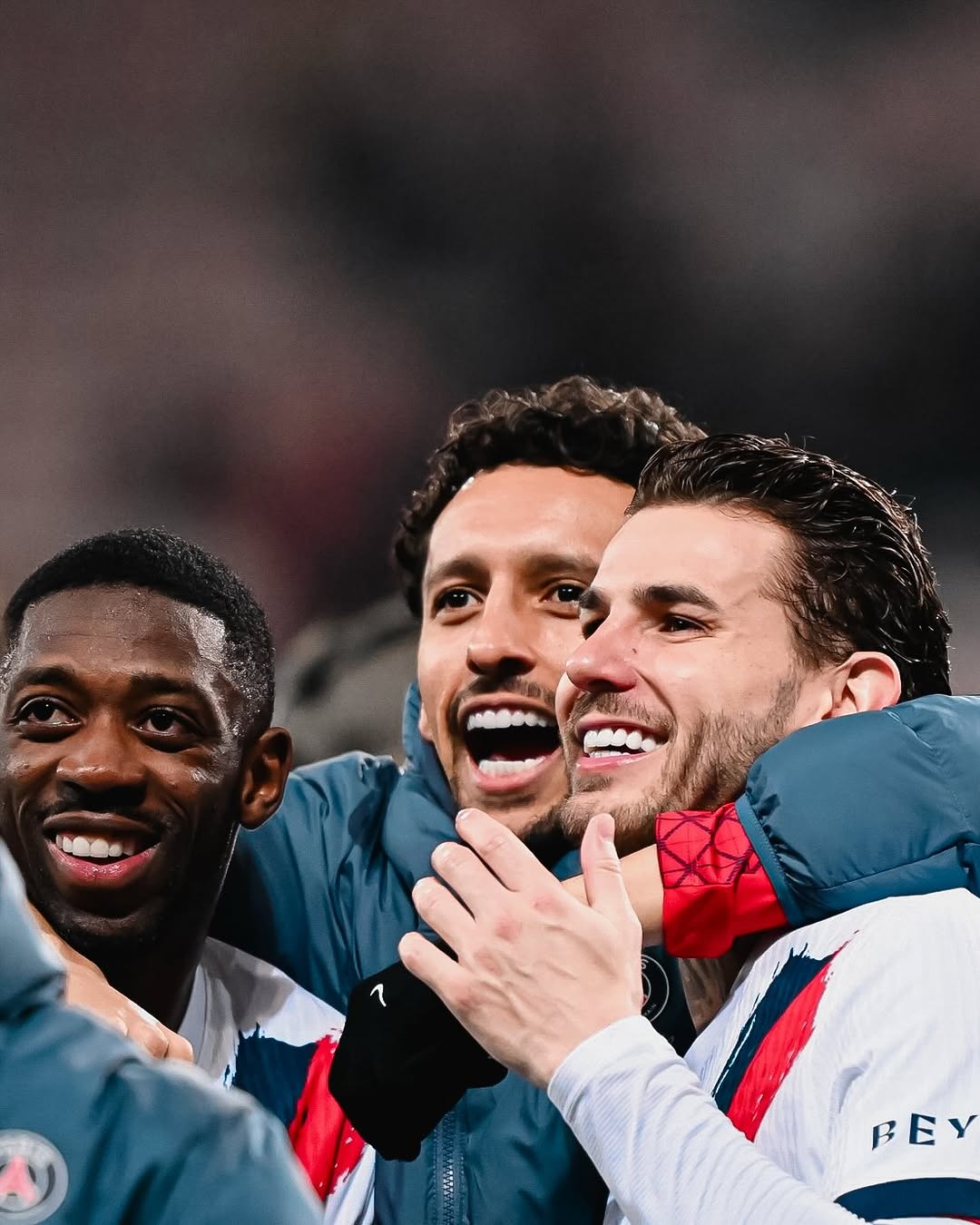 What a night in Nice! Swipe to watch it again. πβοΈ