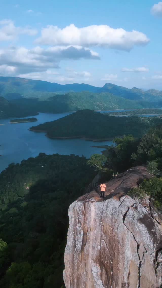 5 short hikes around Kandy you can easily do in a day 🇱🇰⛰️ . . . . [kandy hikes, short hikes kandy, hikes around kandy, kandy sri lanka travel, sri lanka hiking, bellwood hike, saradiyal rock, bible