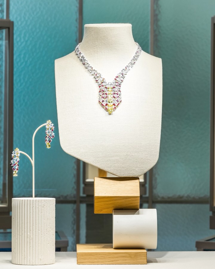 The Maison has unveiled the third chapter of the En Équilibre High Jewelry Collection in Taipei, presenting these unique pieces as the heart of an exhibition that gathers over 350 creations, from High