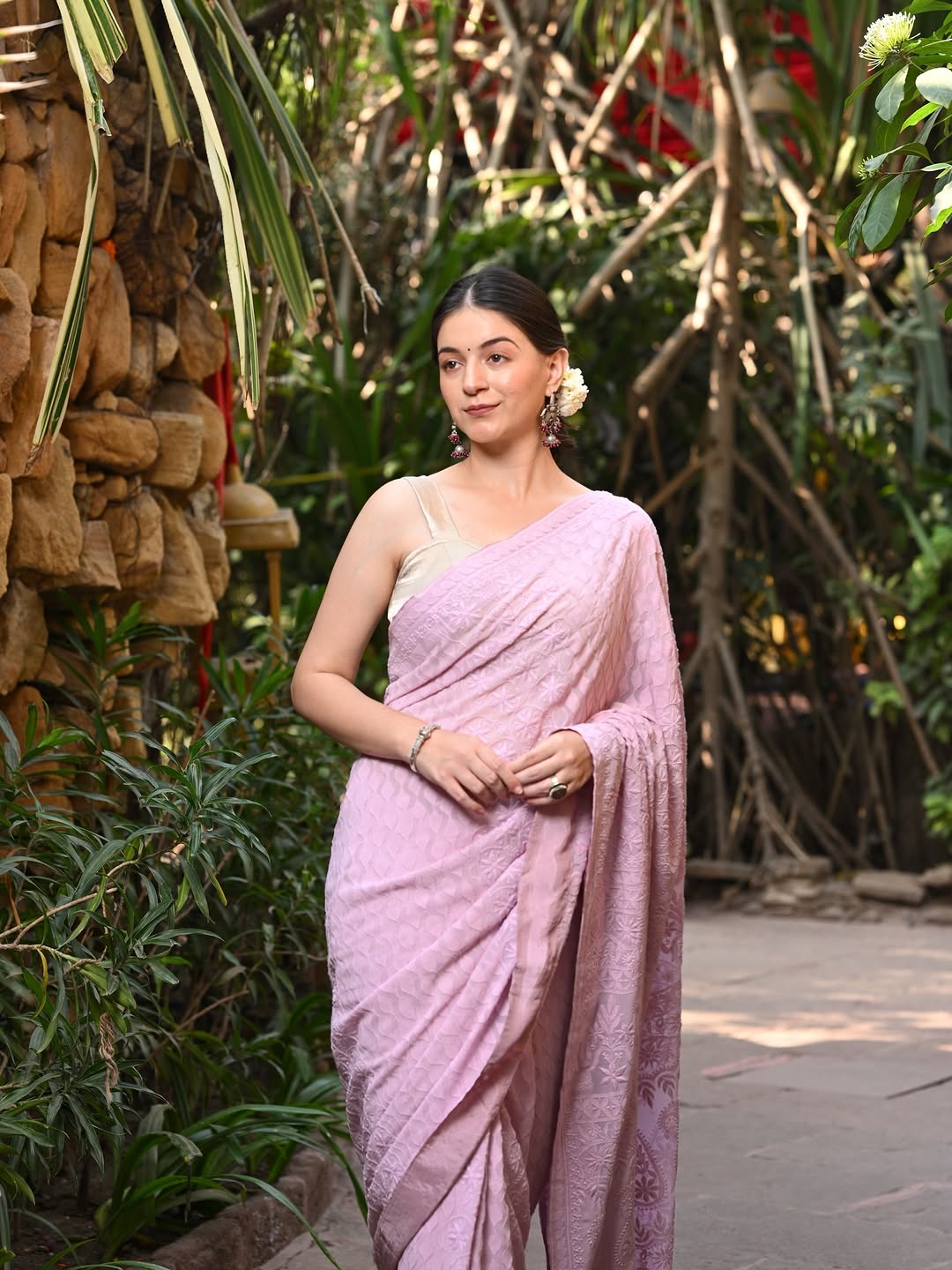 Pink never looked this good ❤️🌸 @kalatantu ❤️❤️❤️❤️ #sareefashion #explorepage #fypppppppppppppppppppppppppppppppppppppppppppppppppppppppppppppppppppppp [ saree look, saree look book, ethinic gar