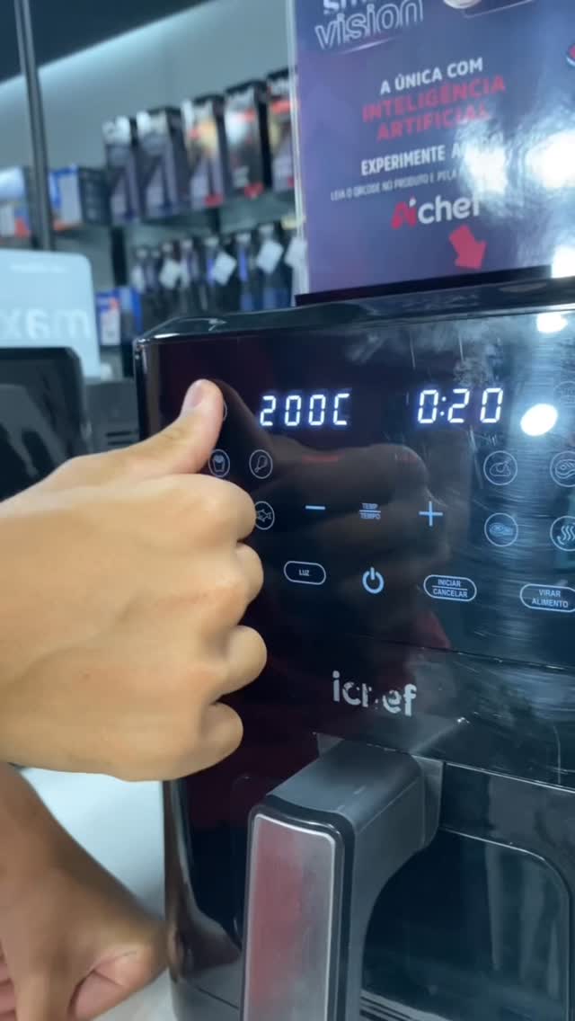 Mais sabor e muito mais praticidade na sua cozinha! Com a Airfryer Ichef Smart Vision da Polishop você prepara batata frita, frango, hambúrguer e muitas outras receitas sem precisar usar óleo, de form