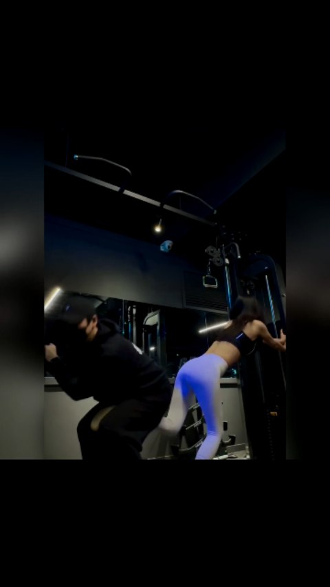 When the workout gets a little too personal ππ Credit @lime2yh #fitness #workout #bodybuilding #training #muscle