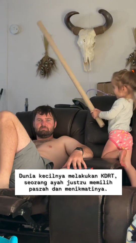 Tingkah nakal anak kecil kepada orang tua, seperti membangkang, berteriak, atau memukul, sering kali merupakan cara mereka menyampaikan emosi yang belum terolah, mencari perhatian, atau meniru lingkun