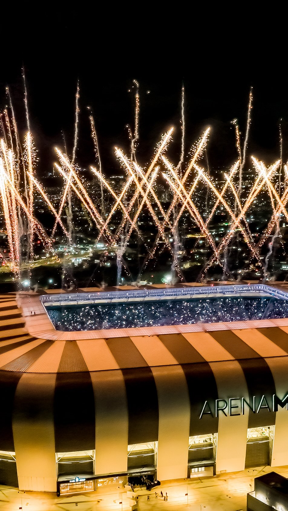 Registros de uma noite histórica em BH ♥️ 📸 @daniivalverdee 🎥 @gustavokangussu 👕 @donni.project