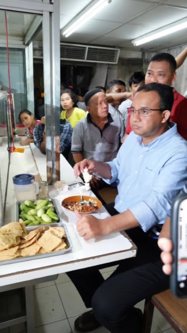 Pasca Ramadan dan Idulfitri, sekarang bisa jajan siang-siang lagi. :) Saatnya #ThrowbackThursday, lihat ulang video-video sebelumnya buat cari inspirasi kulinerβ¦