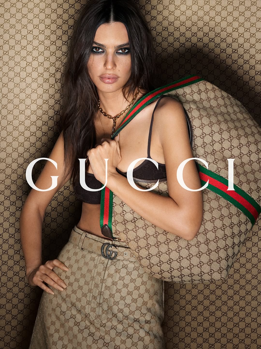 BEAUTY AND THE BAG Emily Ratajkowski for the Giglio in a new campaign captured by Mert and Marcus. #GucciGiglio #EmilyRatajkowski