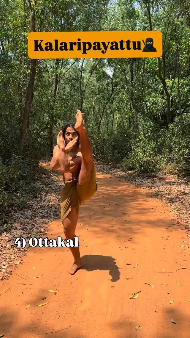 Kalaripayattu — one of the oldest martial arts from Kerala 🇮🇳 Before the flips, weapons, and flow… it all begins with the Chuvadu (basic stances & steps) — the foundation of strength, control, and