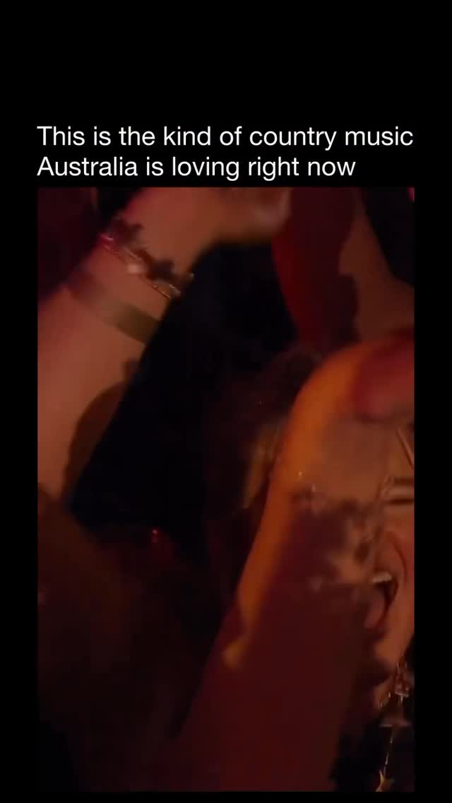 Zach Top delivered one of the most stripped-down performances of the night during Nashvilleβs New Yearβs Eve Big Bash, bringing a traditional country sound to a lineup filled with stadium-scale produc