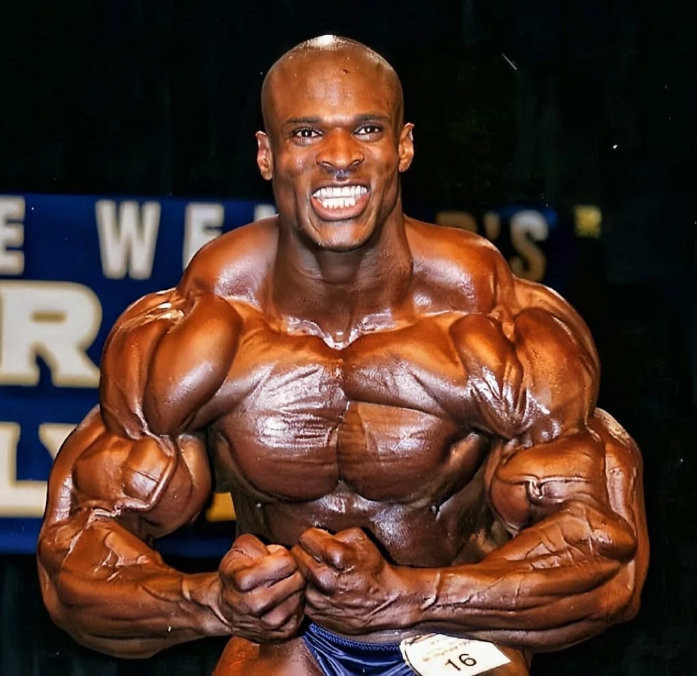 The Mr. Olympia π Comment below if you know what year this photo was taken?!