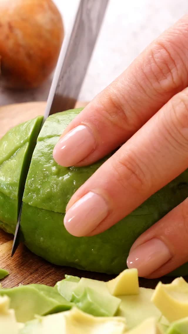 Avocado Bean Salad My neighbor was shocked that this recipe was gone first at her "picky family" gathering last week! ⭐️⭐️⭐️⭐️⭐️ Type "RECIPE" below in the comments, and I'll DM you the direct link