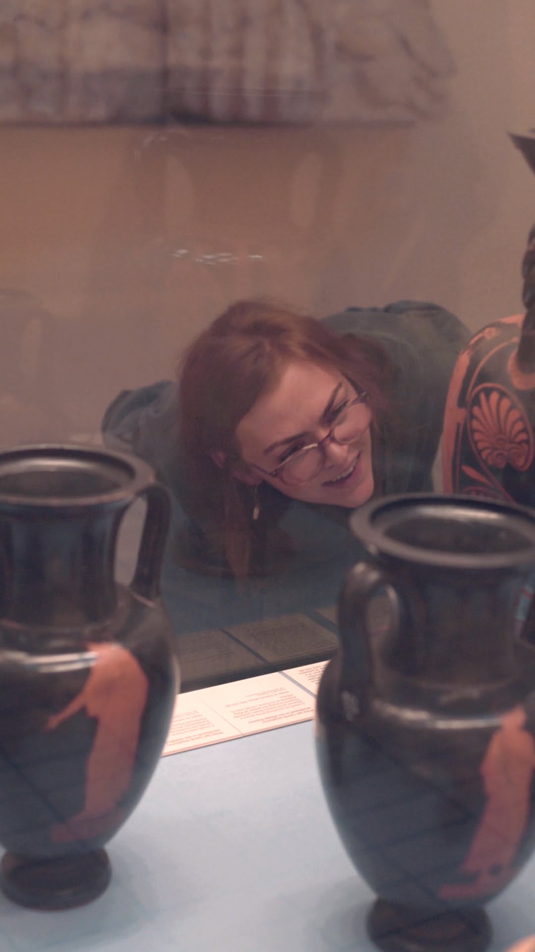 ZoΓ« Andrews @zoeandrewsstudio, Royal Drawing School alumna and Christieβs Award 2026 winner, draws inspiration from the Greek and Roman galleries at the British Museum and the online archives of both