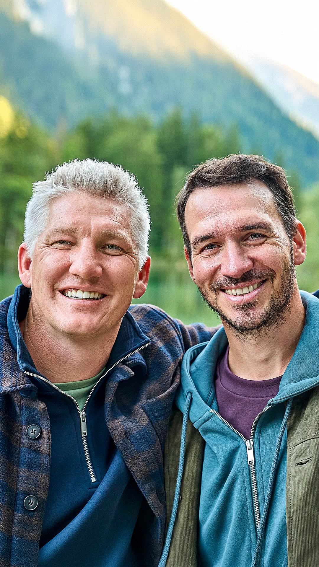 🔥 Draußen. Zusammen. Ob in den Bergen, an einem See, im Wald, im eigenen Garten oder zusammen ums Feuer – die besten Momente entstehen, wenn man sie teilt. Deshalb gibt es derzeit gemeinsam mit @petr