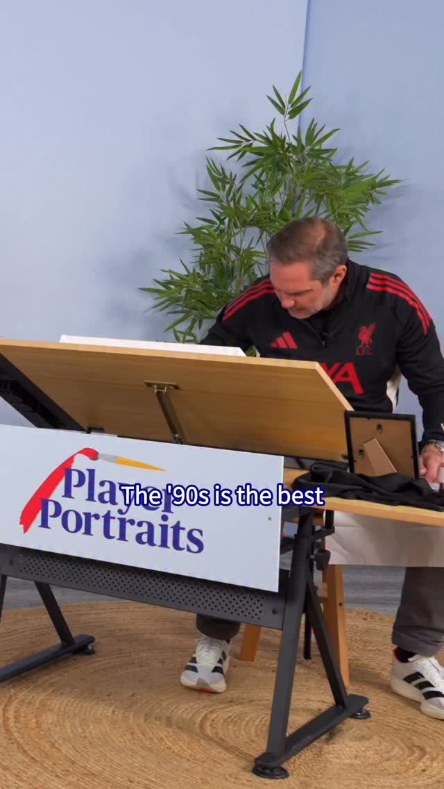 “You’re a man of many talents, but that’s the worst thing I’ve seen you do” 🤣 It’s Barnes v McAteer for a special @thelfcfoundation edition of @axa_uk Player Portraits 🎨