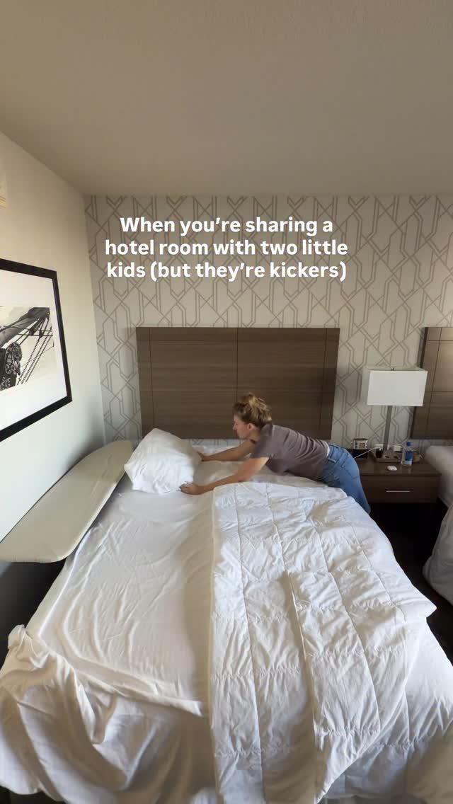 Trust me, sleeping sideways like this when you’re having two kids share the bed is better! ✨ FOLLOW FOR MORE FAMILY TRAVEL TIPS ✨ We’re enjoying spring break in California and we’re sharing a hotel
