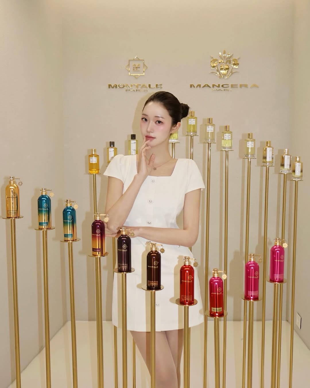 #광고 향을 그냥 맡는게 아니라 하나의 작품처럼 경험했던 몽탈, 만세라 프라이빗 시향 이벤트 💛 공간부터 브랜드 무드가 잘 느껴져서 들어가자마자 몰입감이 좋더라구요. 몽탈, 만세라 대표 향수들 직접 시향해봤는데 같은 니치향수여도 분위기가 확 달라서 더 재밌었어요🤍 특히 몽탈 비 마이 플럼은 플럼의 달콤함에 부드러운 플로럴이 더해져 포근하게 남는 느낌