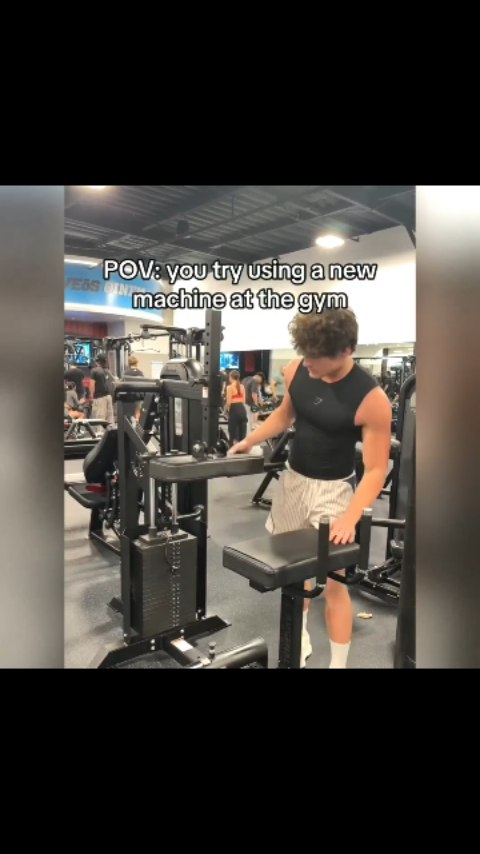 POV: you have no idea what the machine does but youβre committed anyway ππ Credit @bryanjohnston_ #fitness #workout #bodybuilding #training #muscle