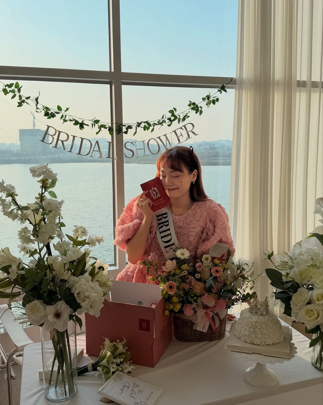 Лучший подарок от вас к моему наступающему 30-летию 😭💕 SOLD OUT боксов с @nuriglow.official за 4 часа, спасибо за доверие моему блогу и вашу любовь! А еще всем брендам-друзьям , которые тоже с рад