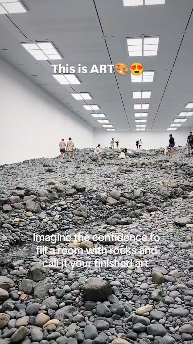 This is ART! 🎨😍 Riverbed by Olafur Eliasson is a large-scale immersive installation that transforms the interior of a museum into a raw, seemingly untouched natural landscape, drawing directly fro