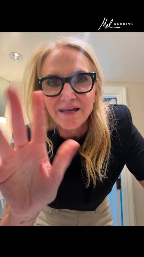 When life feels overwhelming and busy, you donāt need to do more. You just need a few things you refuse to skip. Here are my non-negotiables on overwhelming days: 1- Make my bed (helps me start my