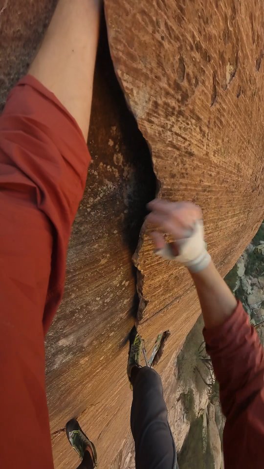 Know When & When Not To Extend Your Gear The purple cam in this video at first seemed to be fine without an alpine. The route was moving straight up and the last piece below was straight down. But I