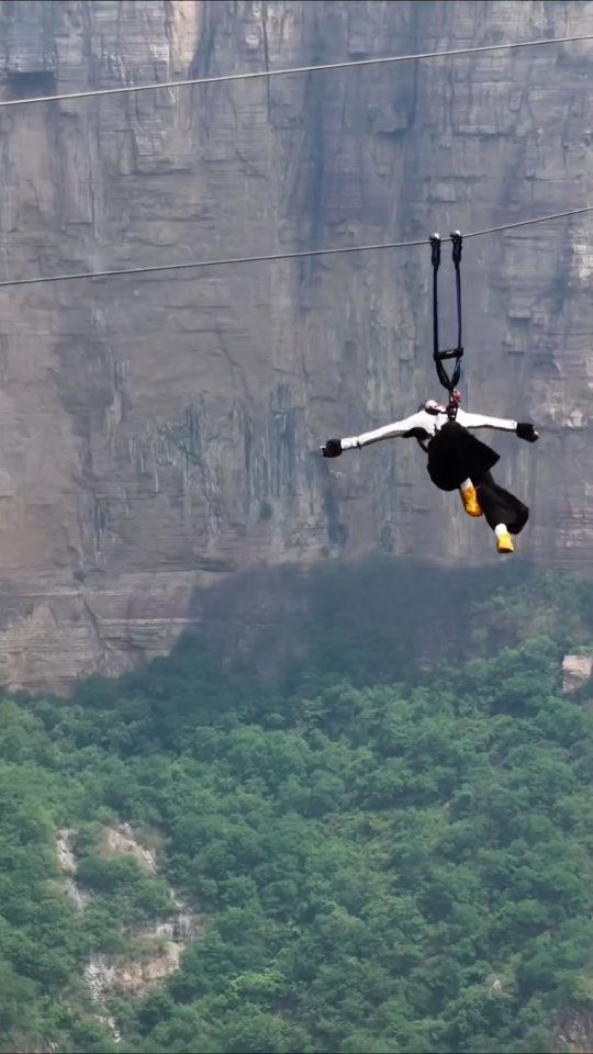 One of the beautiful zipline ever ❤️ . . . . #bunji #bungy #thrill #rishikesh #adventure