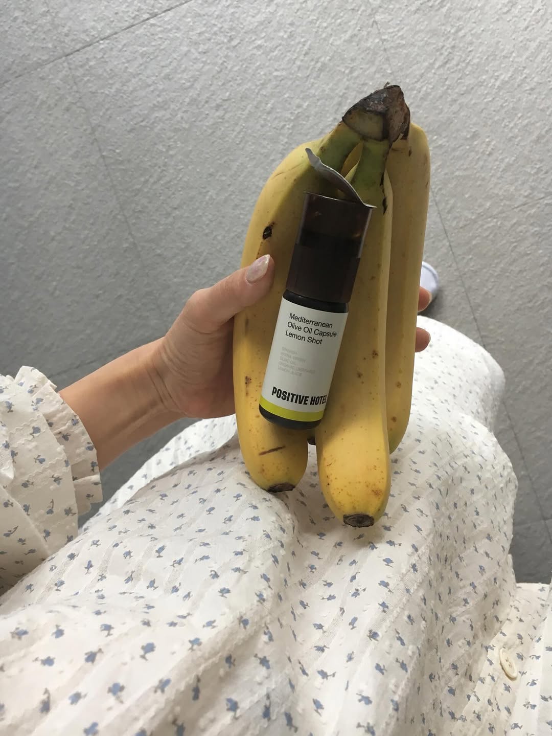 4-5개월 전부터 생긴 내 루틴 𓂃°⭒₊ 올리브오일을 챙겨 먹는 작은 습관이 생기면서 기초 체력이 올라간게 느껴지고 피부도 예전보다 촉촉함이 유지되는 것 같아 꼭꼭 챙기는 중이에요.🫒 친구들이랑 주변도 좋다고 추천했는데 @positivehotel_official 과 스페셜 마켓을 진행하게 되었어요. 캡슐 형태로 개별 포장이라 먹기가 정말 편해서